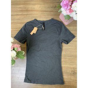 NEW SKIMS OUTDOOR T-SHIRT TEE SOOT DARK GRAY XS HIGH CREW NECKLINE SHORT SLEEVE